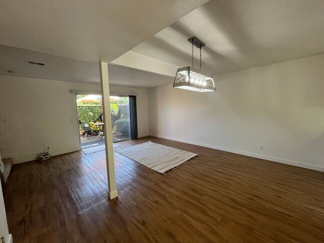 Building Photo - Charming 2-Story Condo on Greenbelt-$500 O...