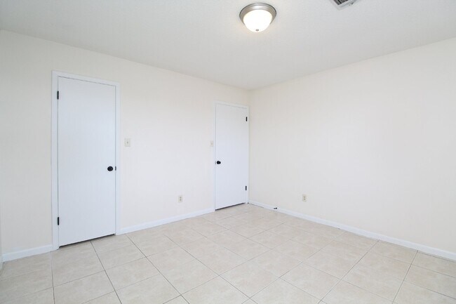Building Photo - Charming 2 Bedroom Rental in Pace, FL with a Spacious Layout and Prime Location!