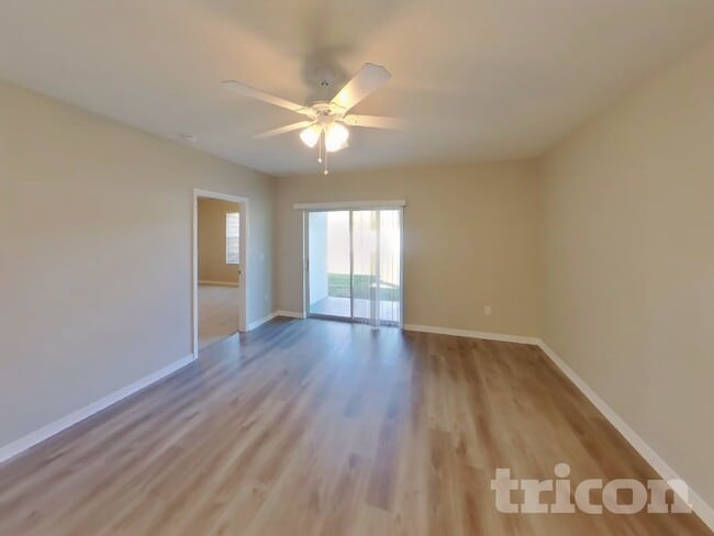 Building Photo - 6632 Seaway Dr