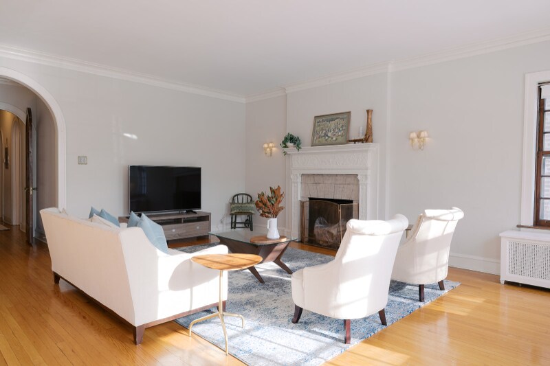 Building Photo - 1029 Hull Terrace