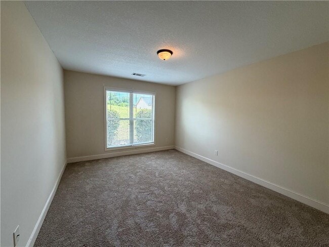 Building Photo - 2125 Savannah Dr