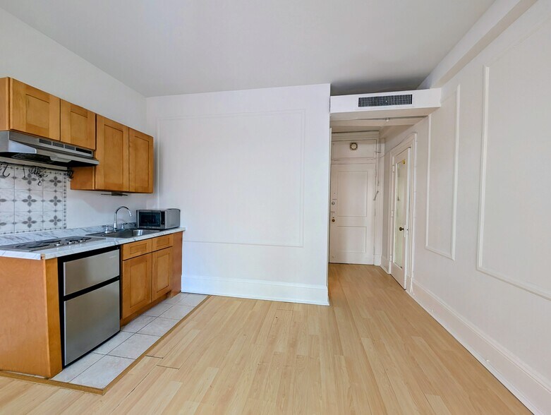 Building Photo - 1324 Locust St