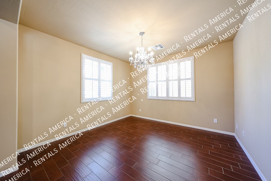 Building Photo - 3575 S Jasmine Dr