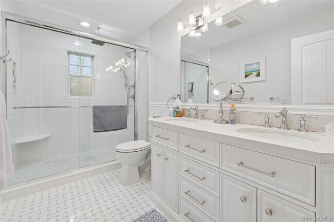 Building Photo - 4 Chestnut Ln