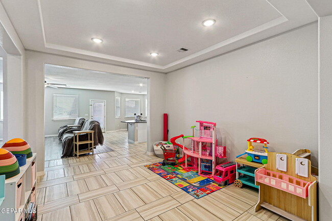 Building Photo - 2832 Mike Price Dr