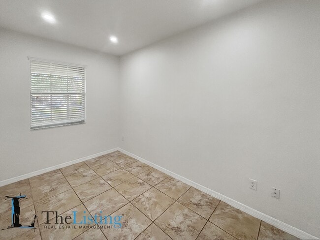 Building Photo - 11174 Savannah Landing Cir