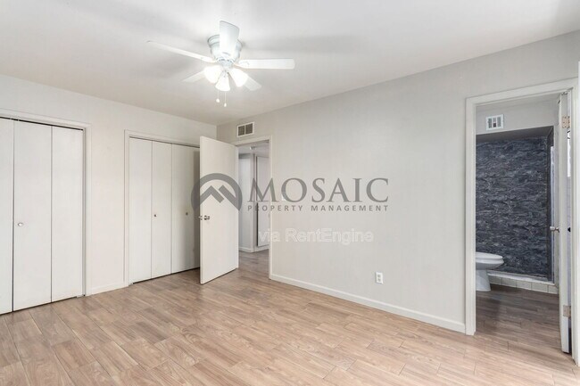 Building Photo - 1204 S McClintock Dr