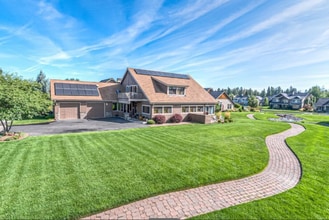 Building Photo - Stunning 4-bedroom/2-bath with pristine Mt. Views in Pine Meadow!