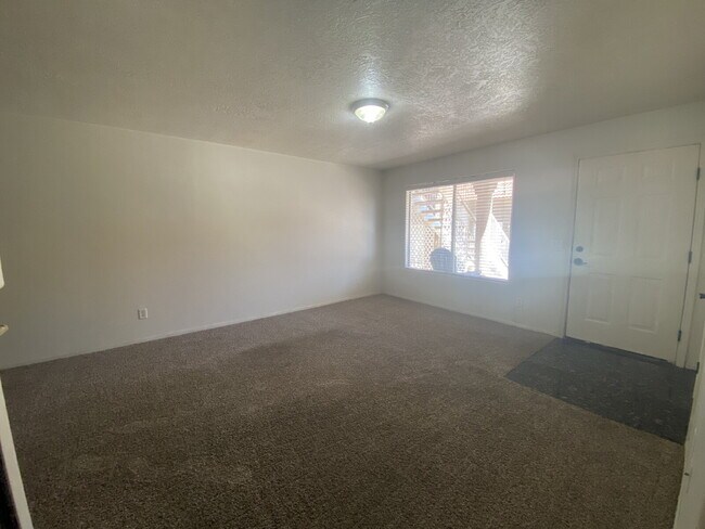 Building Photo - "2-Bedroom Condo in Saint George - Cozy Comfort with Modern Touches!"