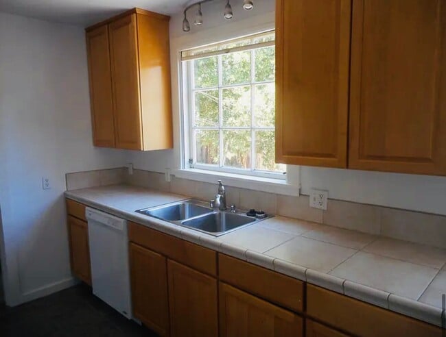 Building Photo - Charming Single Family Home in Lafayette A...