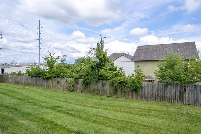 Building Photo - 2612-2614 Northampton Dr.