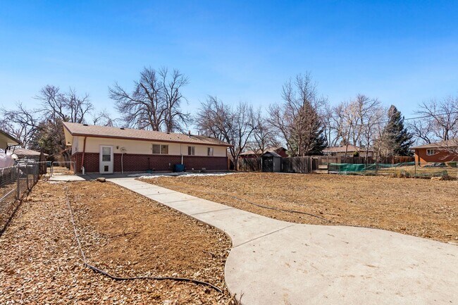 Building Photo - Updated 4 Bedroom Home in South College Heights