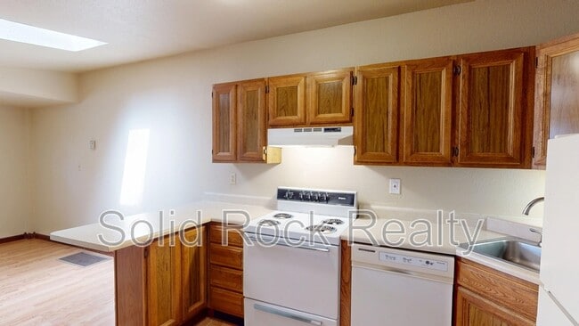 Building Photo - 511 E Cache La Poudre St