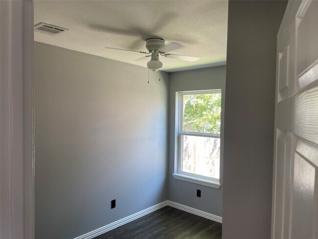 Building Photo - 2709 Terry St