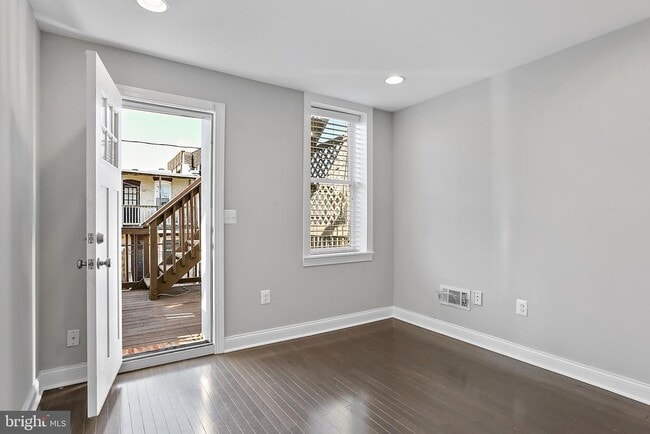 Building Photo - 212 S Robinson St