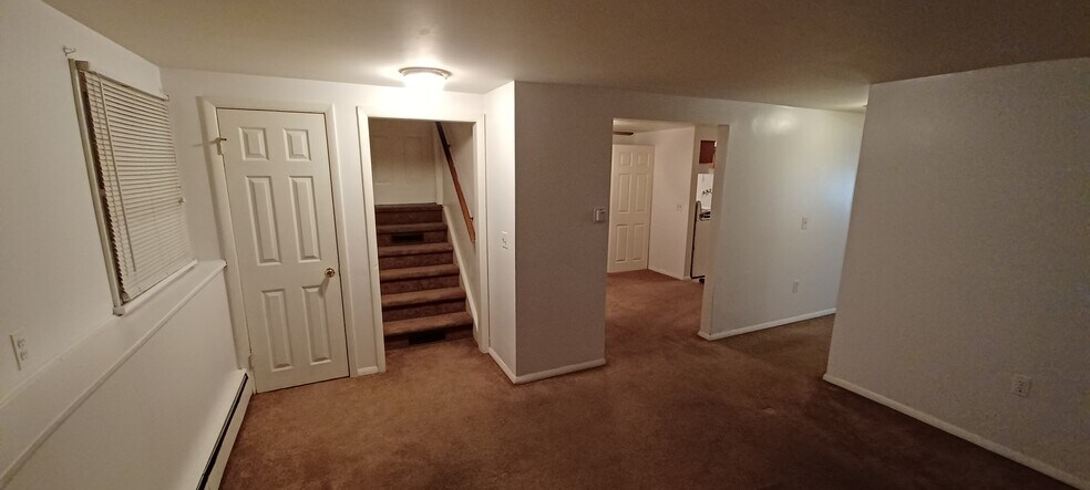 Building Photo - 3139 W Ridge Rd