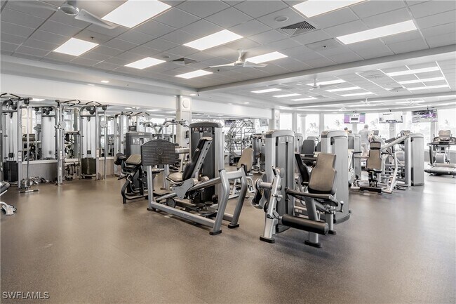 Building Photo - 4949 Kingston Way