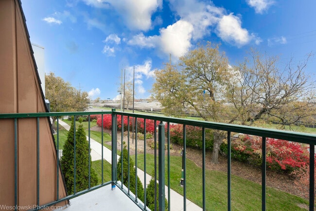 Building Photo - 3222 Sanders Rd