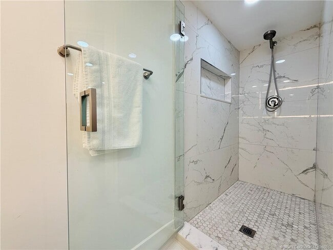 Building Photo - 8800 S Ocean Dr