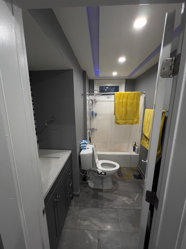 Building Photo - 107 Summer St