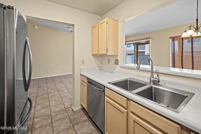 Building Photo - 3067 W Country Hill Dr