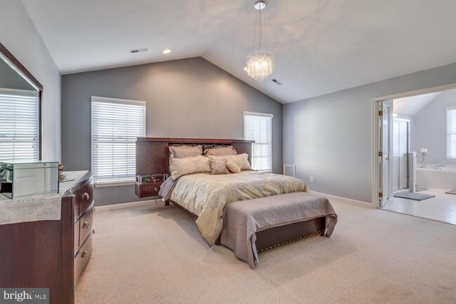 Building Photo - 10857 Hunter Gate Way