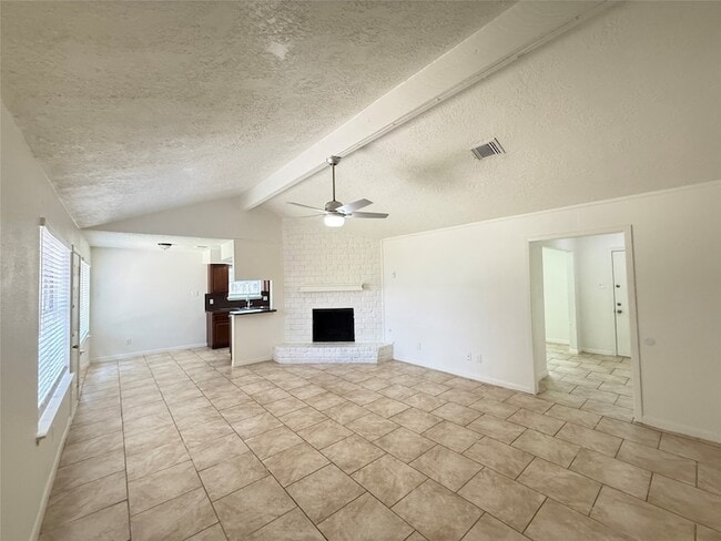Building Photo - 10715 Sagewillow Ln