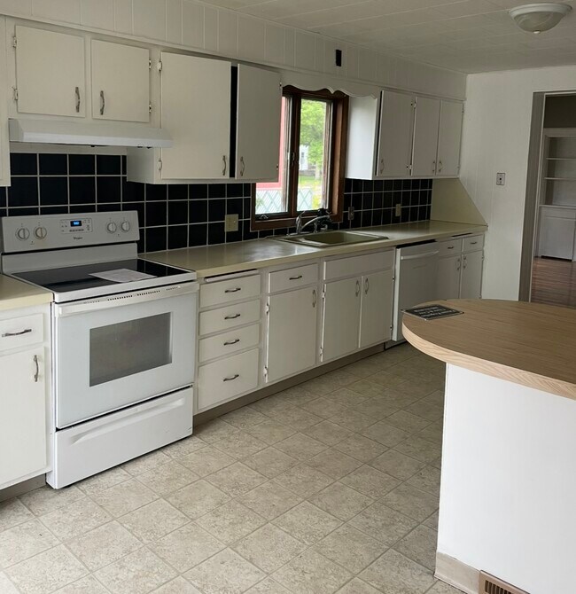 Building Photo - 307 E Wabasha St