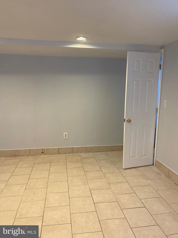 Building Photo - 7124 Lynford St