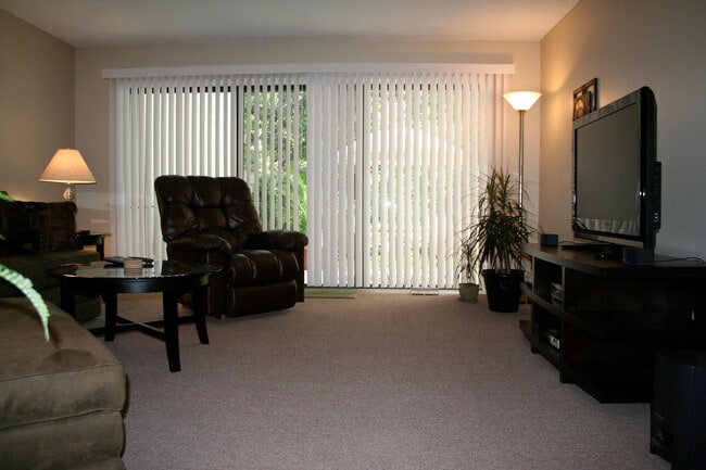 Building Photo - 17 Manor House Ct