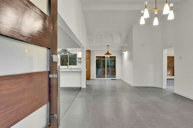 Building Photo - 4279 Hortensia St