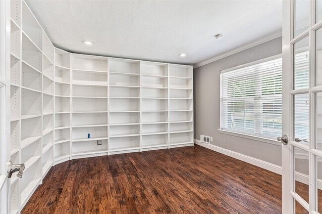 Building Photo - 13455 Mill Grove Ln