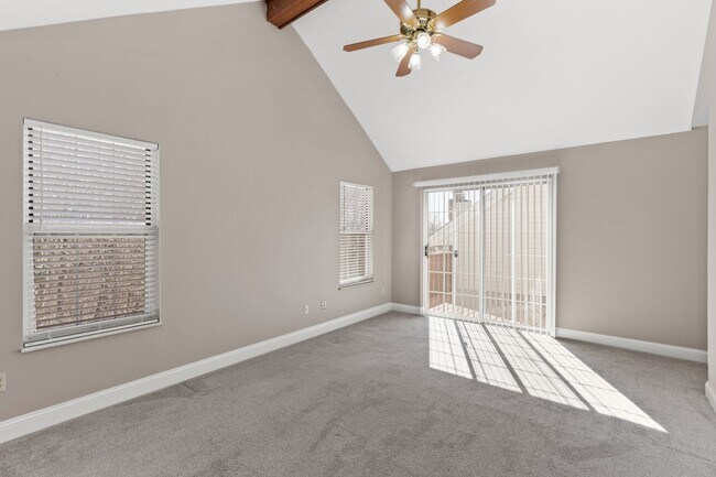 Building Photo - St Charles Area Townhouse