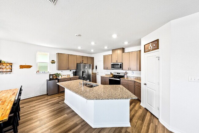 Building Photo - NEW RENTAL ALERT!!! READY NOW!!!