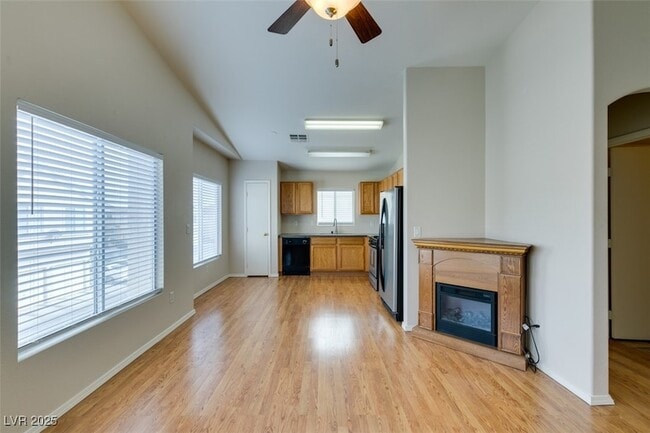 Building Photo - 6473 Stone Dry Ave