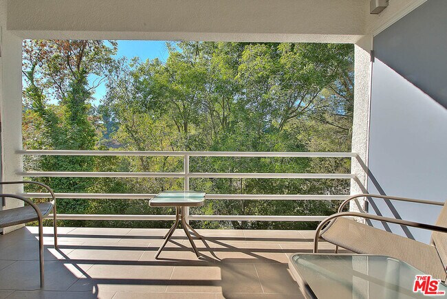 Building Photo - 7943 Willow Glen Rd