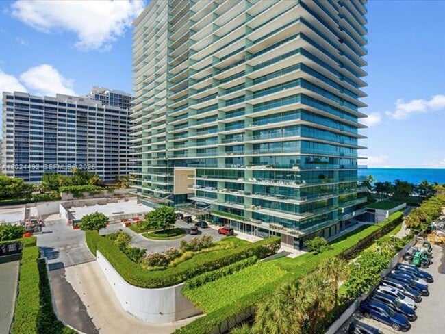 Building Photo - 10185 Collins Ave