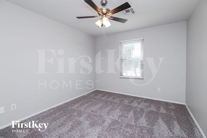 Building Photo - 31229 N Cavalier Dr