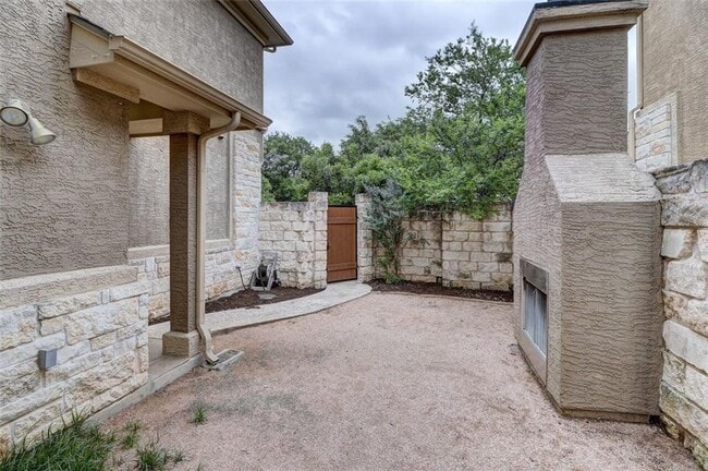 Building Photo - 3406 Menchaca Rd