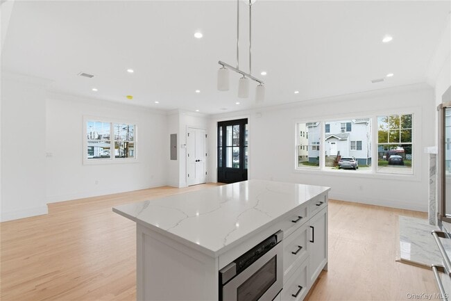 Building Photo - 6 Cammerer Ave