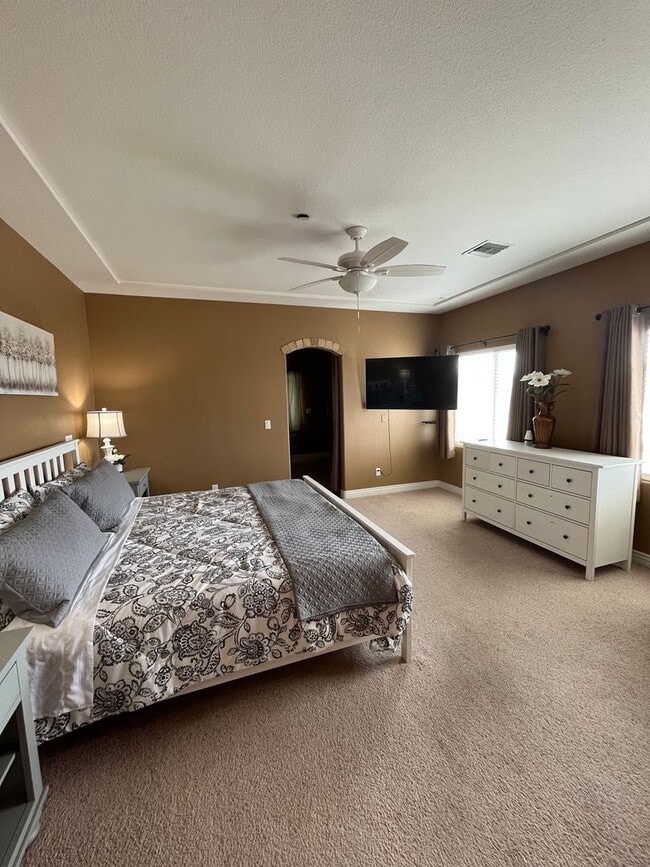 Building Photo - WINTER VACATION RENTAL - 3 Bedroom/3 Bath Condo