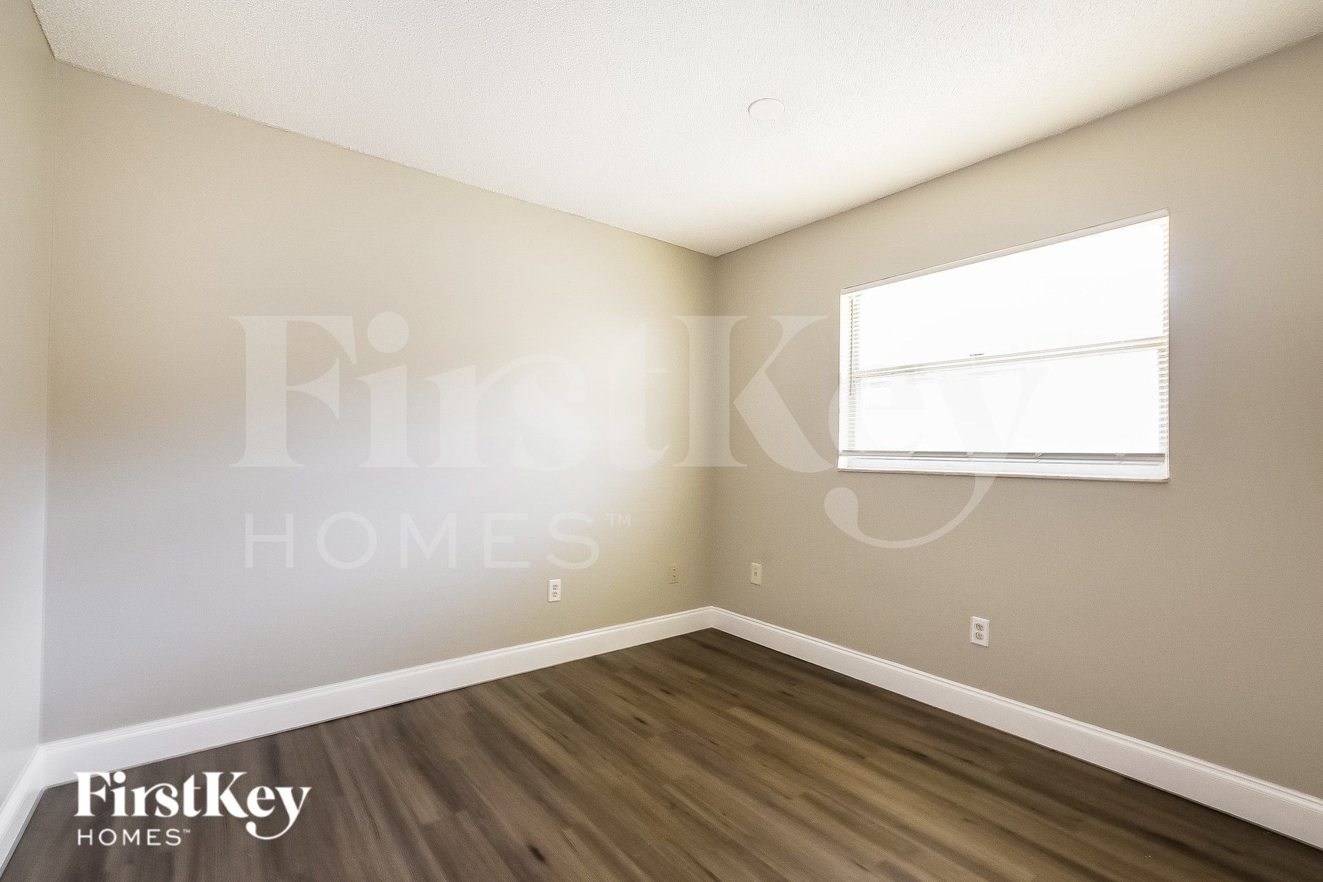 Building Photo - 409 Seville Ave