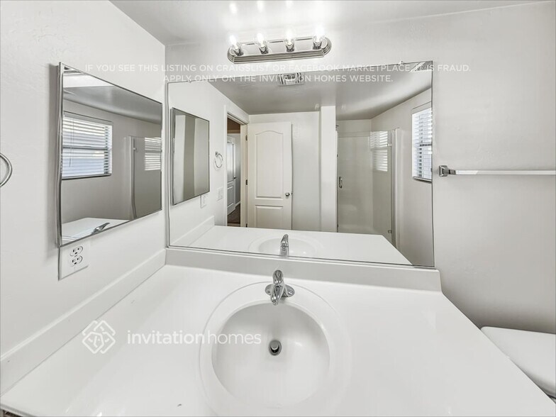 Building Photo - 11290 W Harrison St