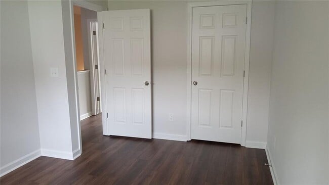 Building Photo - 2156 Park Terrace