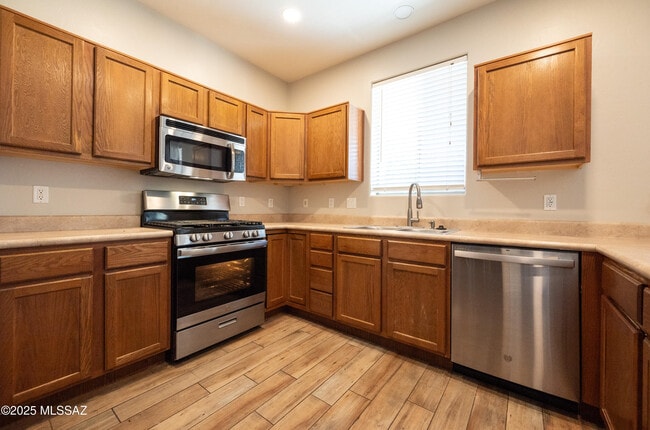Building Photo - 27 W Camino Rancho Quito