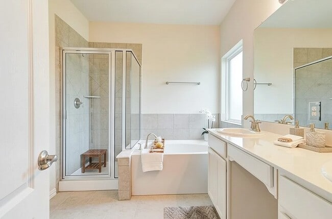 Building Photo - 30031 Willow Cove Ln