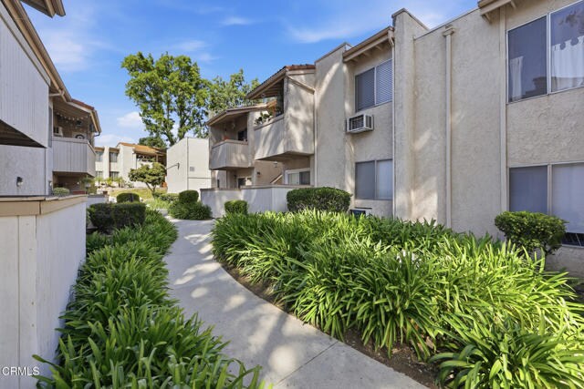 Building Photo - 28497 E Thousand Oaks Blvd