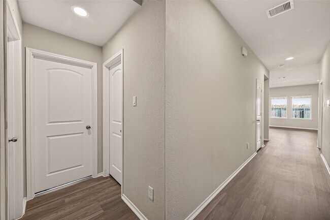 Building Photo - 21422 Chester Cliff Ln