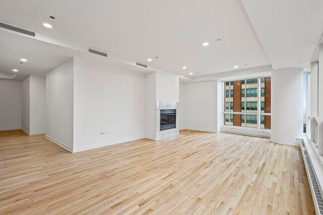 Building Photo - 415 E North Water St