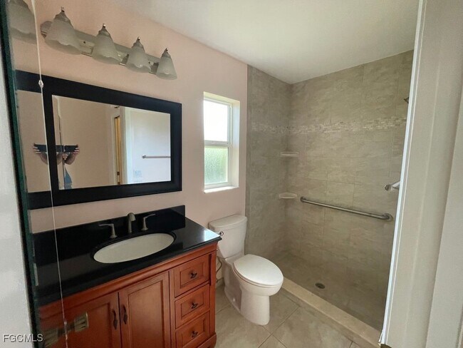 Building Photo - 2205 SW 2nd Terrace